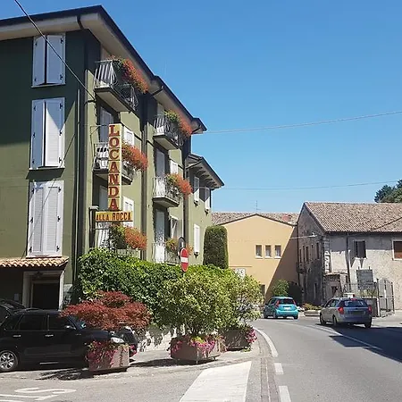 Hotel Alla Rocca *